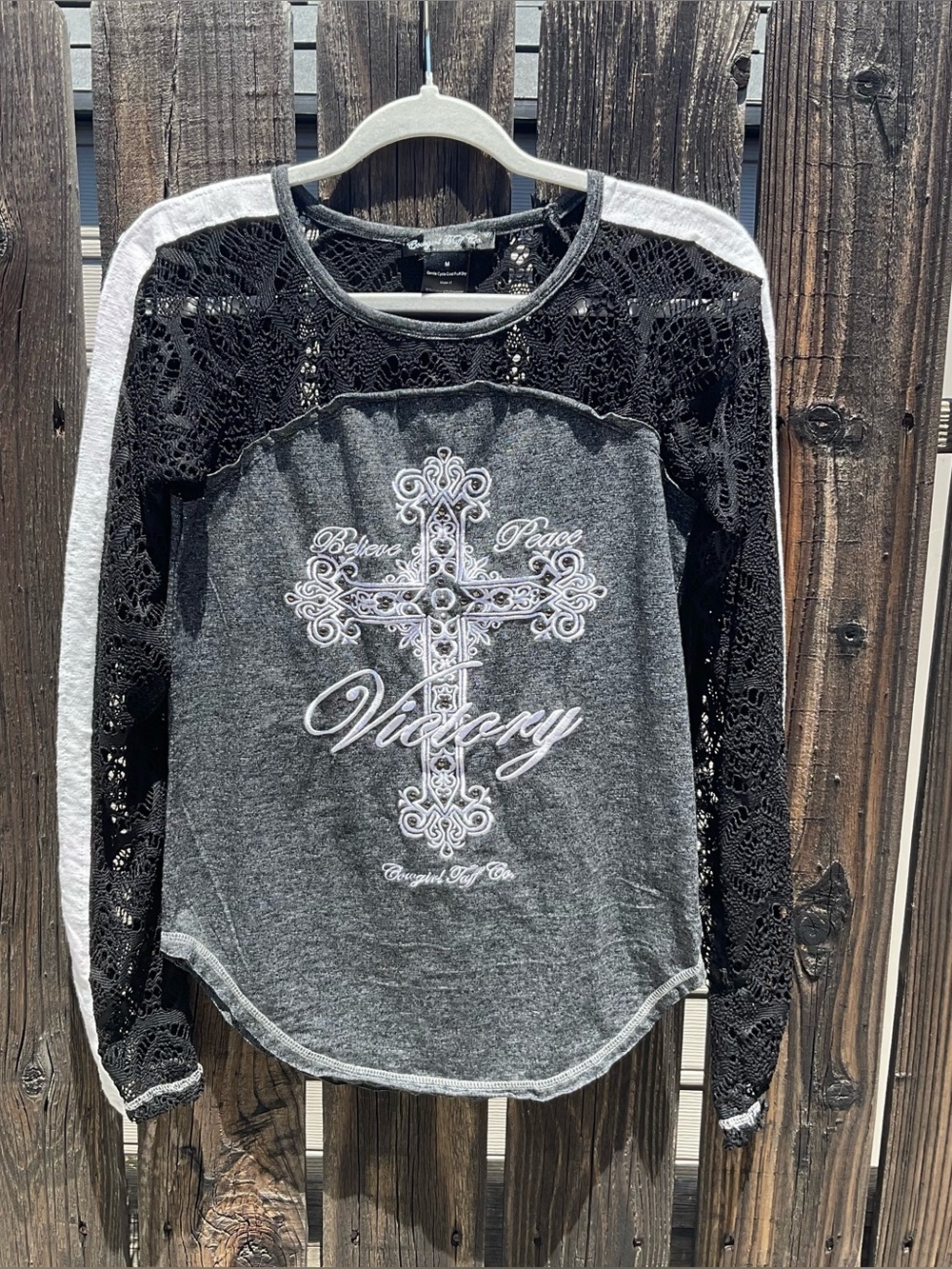 Cowgirl Tuff Co Women’s Medium Shirt Black Gray Embroidered Cross Victory Lace
